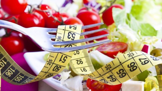 Dieta bilanciata giusto equilibrio alimentare tra corpo e cibo